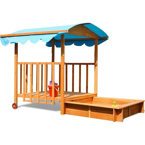 Sandkasten mit überdachter